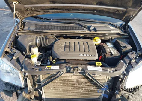 2016 Chrysler Town & Country Touring z USA, uszkodzony, nr VIN 2C4RC1BG5GR156906